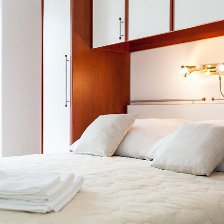 Beach Apartments Rafael Задар Стая снимка