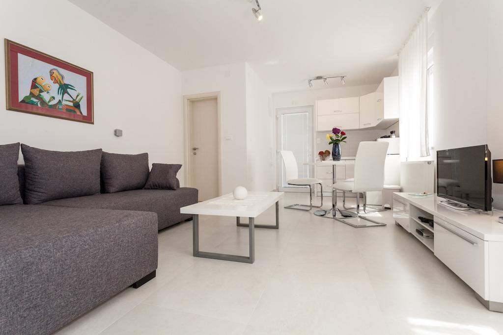 Beach Apartments Rafael Задар Стая снимка