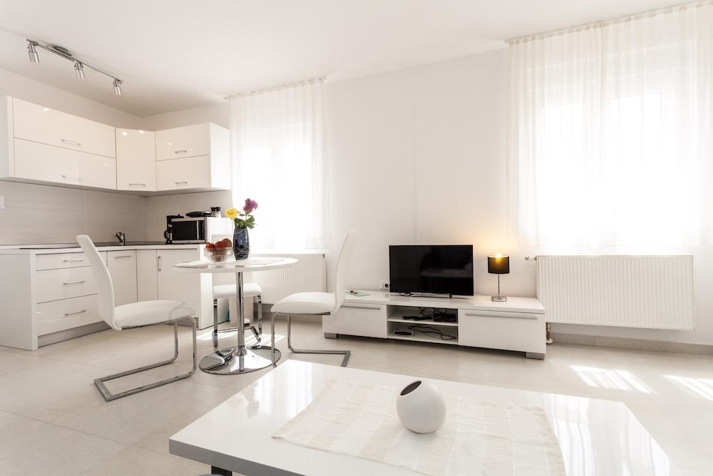 Beach Apartments Rafael Задар Екстериор снимка