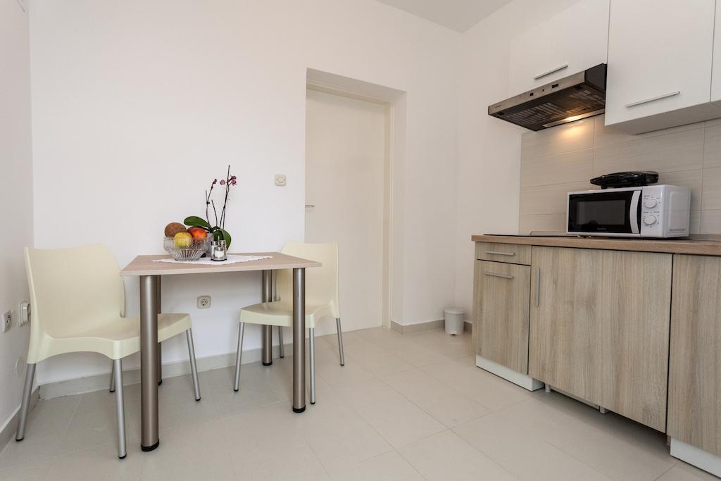 Beach Apartments Rafael Задар Стая снимка
