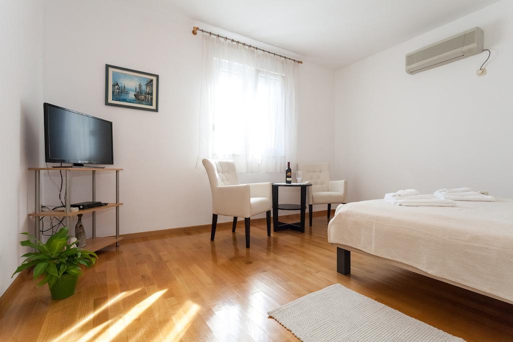 Beach Apartments Rafael Задар Стая снимка